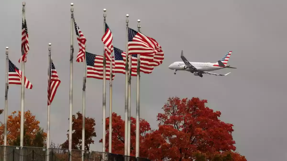 Flight delays persist as U