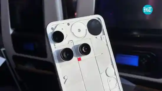 Flipkart's Diwali Sale is here, bringing plenty of mobile deals for you. So, if you missed some of the best offers during Flipkart's Big Billion Days, here's another chance to grab some great smartphones at decent prices, including models from Samsung, Google, and more. Read on for the details.Flipkart's Diwali Sale is here, bringing plenty of mobile deals for you. So, if you missed some of the best offers during Flipkart's Big Billion Days, here's another chance to grab some great smartphones at decent prices, including models from Samsung, Google, and more. Read on for the details.Yes, the Galaxy S24 now comes with the Snapdragon 8 Gen 3 chipset, which is far superior to the Exynos 2400 that came with the original S24. The phone is available at ₹39,999 for the base 128GB + 8GB model, but you can get it for even less by combining bank offers.Next up, we have the Poco F7 5G, which is available for ₹30,999 and can go even lower with exchange offers. It offers a large 7,550mAh battery, 12GB RAM, and 256GB storage. You also get the Snapdragon 8 Gen 4 chipset, a 50MP main camera, and a premium metal and glass design.