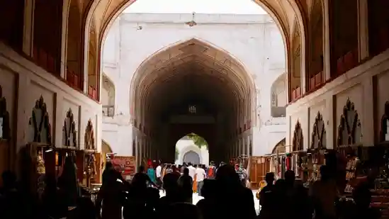 Foreigner’s ‘Indian etiquette’ post on Reddit triggers civic sense discussion