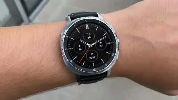 Forget LCD and score a nice AMOLED smartwatch at discount during Amazon Sale