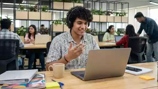 Founder amused after Gen Z hire calls teammate ‘bro’ in office chat