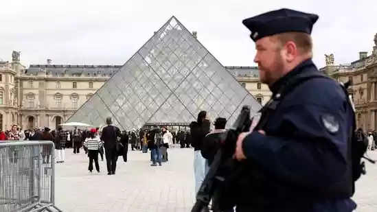 France arrests four more suspects over Louvre heist