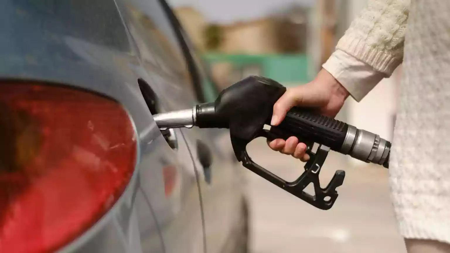G7 welcomes potential record release of oil reserves in bid to curb soaring prices