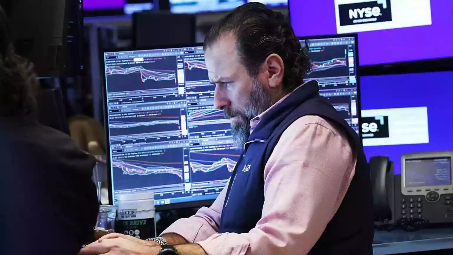 Gas and oil prices soar and shares tumble on fears conflict could escalate