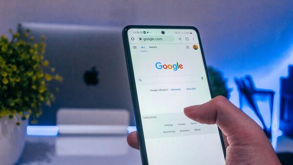 Google is bringing a contentious new reform to how apps are installed on Android devices from next year. The tech giant has been known for offering users the freedom to customize their experience, something that distinguished it from the walled gardens of Apple but that choice has slowly been fading away in the last few years and the latest reform by Google could perhaps be the biggest change to that pattern yet.