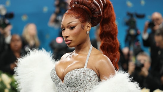 Grammy-award winner Megan Thee Stallion appeared on Love Island USA Season 7 this week. Love Island USA Season 7 turned up the tropical heat in its latest episode featuring a special appearance by Grammy-award winner Megan Thee Stallion. The singer came onto the show in a shocking yet welcome surprise to fans in order to introduce this season’s contestants to two new love interests.