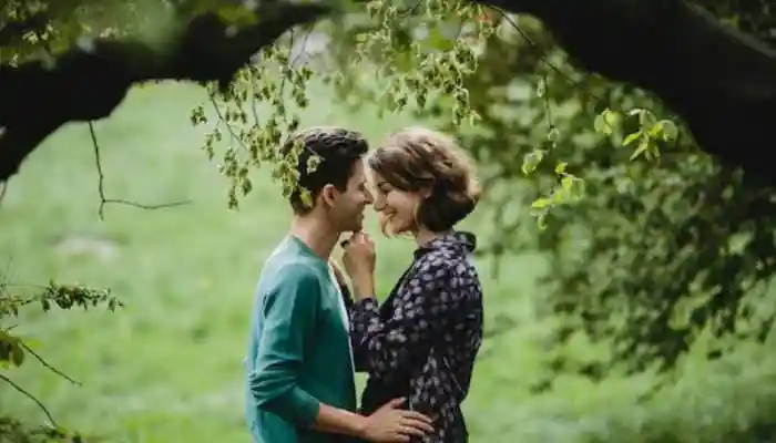 Green flags are easy to overlook but should never be neglected; they aren't merely indicators of compatibility but stand tall as the building blocks of a strong and enduring relationship. When we speak about ‘green flags' in relationships, the common ones that come up are mutual respect, open communication and shared values. While these are undeniably important, through my years of working with couples have noticed that the strongest and most enduring bonds present themselves through far subtler signs.Green flags are easy to overlook but should never be neglected; they aren't merely indicators of compatibility but stand tall as the building blocks of a strong and enduring relationship.When we speak about ‘green flags' in relationships, the common ones that come up are mutual respect, open communication and shared values. While these are undeniably important, through my years of working with couples have noticed that the strongest and most enduring bonds present themselves through far subtler signs.