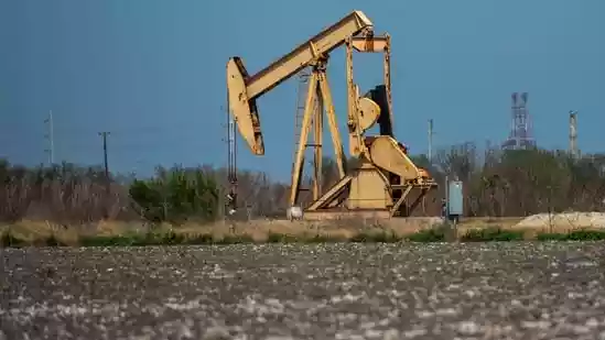 Gulf equities decline as Kuwait suspends trading amid Iran-US escalation