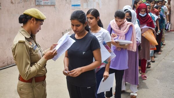 Haryana TET Answer Key 2025: The Board of School Education, Haryana (BSEH) may declare the Haryana TET Answer Key 2025 for the Haryana Teacher Eligibility Test (HTET) soon at its official website. Candidates who appeared for the Haryana TET written exam will be able to download the answer key PDF for the Primary Teacher (PRT), Trained Graduate Teacher (TGT), and Postgraduate Teacher (PGT) posts from the official website, bseh.org.in. In addition to the answer key, the BSEH is expected to release the complete procedure to raise objections against the provisional answer key via the official website.