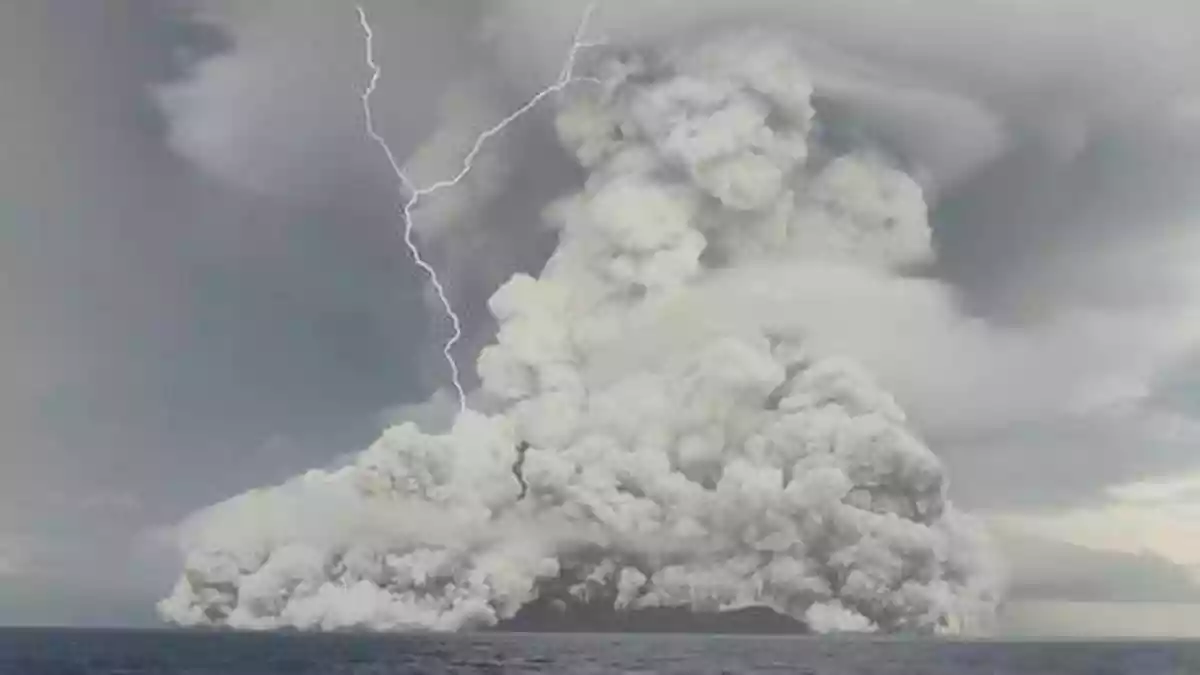 How do volcanoes affect the earth’s atmosphere