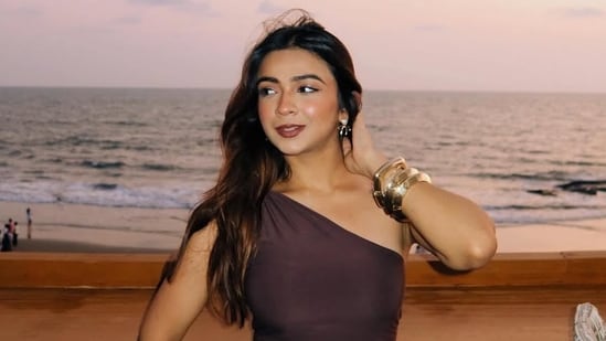 In a recent interview, Apoorva Mukhija discussed her mother's overlooked contributions compared to her father's recognition during her childhood years. Content creator Apoorva Mukhija recently shared a heartfelt reflection on her childhood and family dynamics. She spoke about how her mother’s constant efforts in raising her and her brother often went unnoticed, while her father was praised for even the smallest gestures. (Also read: Apoorva Mukhija denied emergency seat on flight for a confusing reason: ‘We can't give it to disabled bodies’)