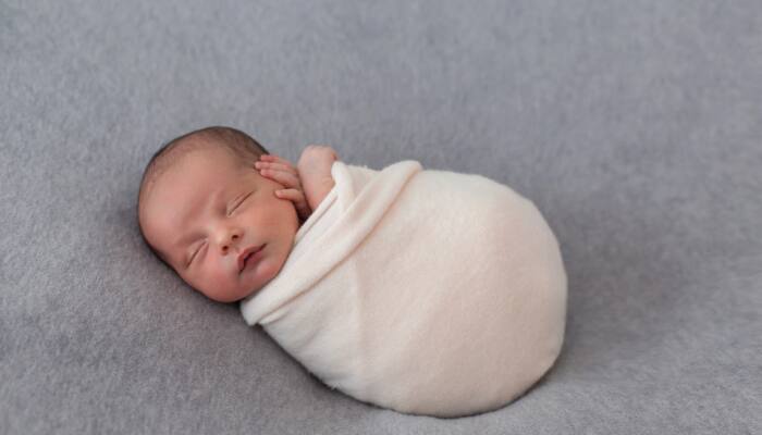 In a remarkable and heartwarming event, a baby boy was born from an embryo that was frozen over 30 years ago. The child was born to Lindsey and Tim Pierce, a couple from Ohio, United States, on Saturday. The embryo, preserved since the early 1990s, marks an impressive milestone for reproductive medicine.