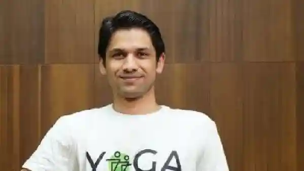 In the hustle of modern life, we rarely stop to consider the quiet endurance of our wrists and fingers. From the constant clicking and typing demanded by office jobs to the relentless scrolling on our mobile phones, not to mention gripping the steering wheel while driving or preparing meals in the kitchen, these small joints perform an immense amount of work.In the hustle of modern life, we rarely stop to consider the quiet endurance of our wrists and fingers.From the constant clicking and typing demanded by office jobs to the relentless scrolling on our mobile phones, not to mention gripping the steering wheel while driving or preparing meals in the kitchen, these small joints perform an immense amount of work.As Yoga expert Saurabh Bothra recently highlighted in an Instagram post, our wrists do “a lot more work than we realise”, often leading to stiffness, tension and long-term discomfort.He suggests that the solution is simple: incorporating regular, mindful wrist stretches into our daily routine. These exercises are not just for those currently experiencing pain; they are a vital form of self-care designed to promote flexibility and strength for everyone.