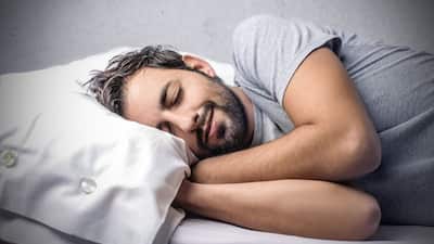 In today's fast-paced world, our brains are constantly juggling multiple tasks. Amid work deadlines, social commitments, and digital distractions, many of us struggle to clock even six hours of sleep. Over time, this combination of poor sleep and chronic stress can affect not just mood and energy but also memory and cognitive performance. Understanding how these lifestyle factors interact is crucial for maintaining a sharp, healthy mind.