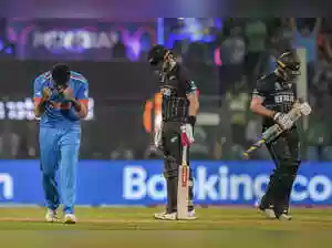 India eye historic title defence against New Zealand in final