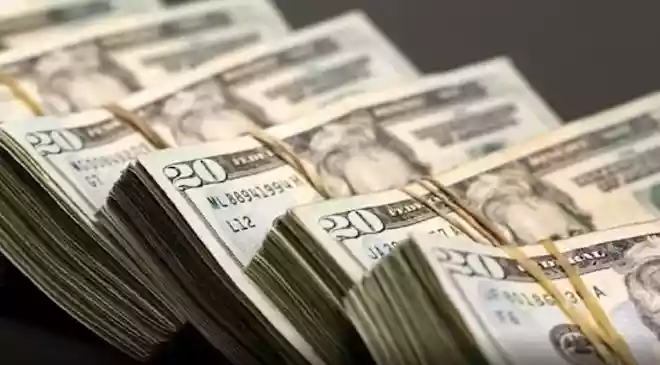 India’s Forex Reserves Jump To $703