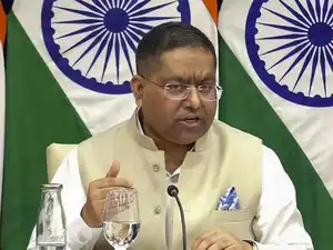 India wants the Ukraine conflict to end soon. The Ministry of External Affairs said India supports peace efforts. External Affairs Minister S Jaishankar spoke with Ukrainian counterpart Andrii Sybiha. They will meet at the UN General Assembly. Prime Minister Narendra Modi discussed peace with Russian President Vladimir Putin. Ukrainian President Volodymyr Zelenskyy also spoke with Modi.
