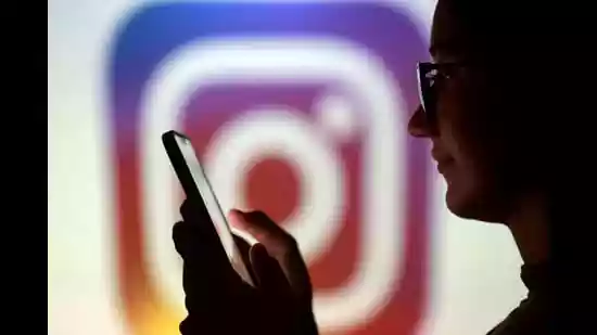 Instagram and the paradox of illusory truth