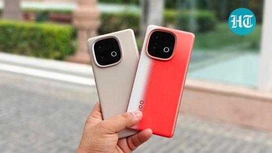 iQOO Neo 10 brings Snapdragon 8s Gen 4 chipset, a 7000 mAh battery, etc., at Rs. 31,999. But does it justify its price? Let’s find out in our detailed review. iQOO Neo 10 review: iQOO recently launched the Neo 10, a mid-range gaming smartphone targeting users who want solid performance without a high price tag. It is the first phone in India to feature the Snapdragon 8s Gen 4 chipset. Additionally, it includes iQOO’s in-house Q1 chipset, designed to improve gaming and processing efficiency. The phone also offers a large 7000 mAh battery with 120W FlashCharge support, a 50MP Sony OIS portrait camera, and a cooling system to manage heat during heavy use.