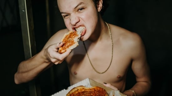 Is eating with your hands unhygienic, or could it actually be good for your health? While many associate the practice with tradition or culture, experts suggest it may have surprising benefits for digestion and mindful eating. <strong>Also Read | </strong>NHS surgeon reveals 4 simple daily foods that can reduce the risk of colon cancer: ‘Just 10 extra grams of fibre a day…'