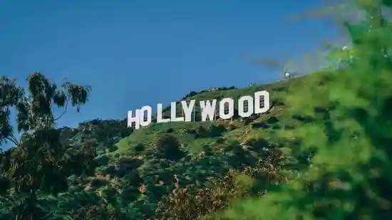 It's not so often that the font of a movie's opening credits is, itself, a provocation. But in Luca Guadagnino 's muddled but darkly absorbing “After the Hunt,” the white Windsor Light Condensed lettering against a black background, with cast in alphabetical order and soft jazz playing, is immediately recognizable as the style of a Woody Allen movie opening.It's not so often that the font of a movie's opening credits is, itself, a provocation.But in Luca Guadagnino 's muddled but darkly absorbing “After the Hunt,” the white Windsor Light Condensed lettering against a black background, with cast in alphabetical order and soft jazz playing, is immediately recognizable as the style of a Woody Allen movie opening.In the juggling act to follow in “After the Hunt,” where Guadagnino will playfully twirl a twisting narrative of alleged sexual assault, cancel culture, privilege in academia and Gen Z victimization, the credits are not so much an opening salvo than they are an introductory wink.