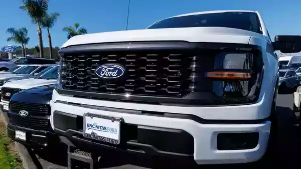 Japan PM bets on this Ford pick-up to woo Donald Trump