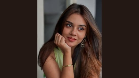 Jasmin Jaffar, a popular social media influencer and a former Bigg Boss Malayalam contestant, has sparked a controversy online after filming a video at the Guruvayur Sri Krishna Temple in Kerala. In the now-deleted video, Jaffar was seen washing her feet at the temple's sacred pond - an act that authorities said violated long-standing temple protocols. The clip was originally posted on Jaffar's Instagram account, and it quickly went viral online, sparking widespread criticism from devotees and temple authorities.