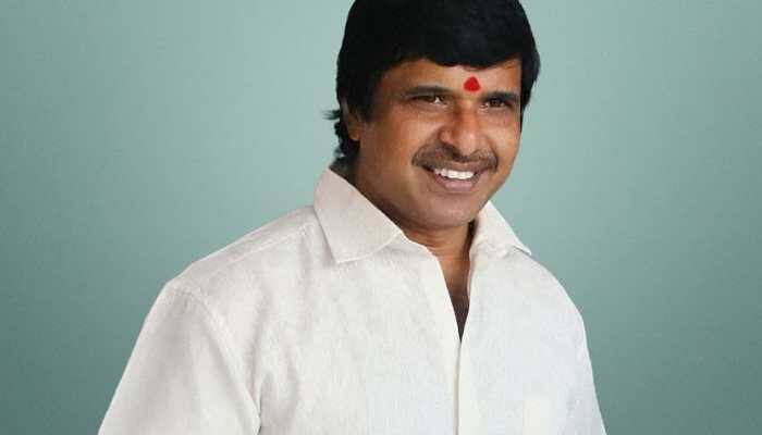 Kannada filmmaker S. Narayan, his wife Bhagyalakshmi, and their son Pavan have been booked in a dowry harassment and cruelty case in Bengaluru. Bengaluru: The Bengaluru Police has filed a case of alleged dowry harassment against the Kannada actor and filmmaker S Narayan, his wife Bhagyavathi and son Pavan.<br> <br> According to the FIR registered at the Jnanabharathi Police Station, the complainant, Pavitra, wife of Pavan, has alleged that his husband and his family have demanded more money despite the dowry given during their marriage in 2021.<br> <br> According to the complaint, Pavan was unemployed and would stay at home while Pavitra managed the household expenses.<br> <br> Later, Pavan allegedly demanded money from Pavitra for starting a film institute named Kala Samrat Team Academy. To arrange the money, Pavitra allegedly pledged her mother's jewelery and gave the money to her husband, Pavan.<br> <br> However, the academy incurred losses and was subsequently shut down. In the complaint, Pavitra allegedly raised a loan of Rs 10 lakh and gave it to her husband.<br> <br> However, Pavithra has now alleged that she was thrown out of the house. Pavitra has filed a complaint claiming dowry harassment. The Bengaluru police are currently investigating the case.<br> <br> The FIR has been filed under Section 85 of the Bhartiya Nyaya Sanhita (BNS) and under Sections 3 and 4 of the Dowry Prohibition Act, 1961,<br> <br> S Narayan is a popular Kannada filmmaker who is popular for films like Anuragada Alegalu, Megha Maale, Thavarina Thottilu and Bevu Bella.