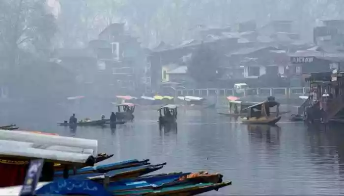 Kashmir Records Freezing Temperatures