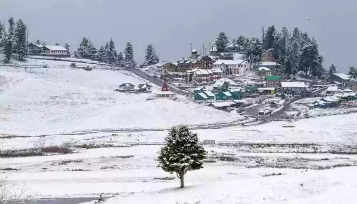 Kashmir Sees Season's First Snowfall
