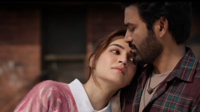 Kriti Sanon and Dhanush are going to share screen space in Tere Ishq Mein. The makers have released the teaser today, i.e, on October 1. The upcoming romantic drama is a passionate love story. The film is releasing in theatres on November 28. Taking to her Instagram handle, Kriti Sanon shared the teaser, which opens with the wedding function. She is seen applying haldi while Dhanush makes an entry. He is looking disturbed and is annoyed. He pours Ganga jal on Kriti and says, ‘Bhagwan kare tujhe bhi Shankar jaisa beta ho, tab tum sajhoge ki jo aashiq pyaar mein mar jaate hai vo bhi kisi ke bete hote hai.