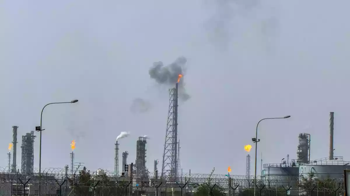 Kuwait oil refinery units on fire after drone attack
