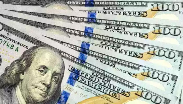 Large fall in US dollar could trigger global recession shock