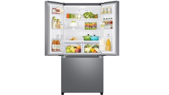 Looking for a fridge that's as stylish as it is practical? French door refrigerators offer spacious storage, smart features, and sleek designs that make organising food a breeze. With their signature double doors and bottom freezer, these refrigerators make it easier than ever to organise fresh food and frozen items, while adding a modern touch to your kitchen decor.