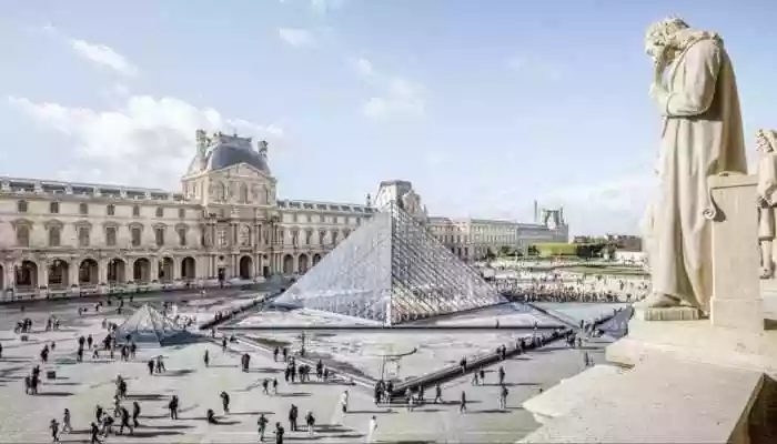 Louvre Museum Shut Down After Confirmed Robbery