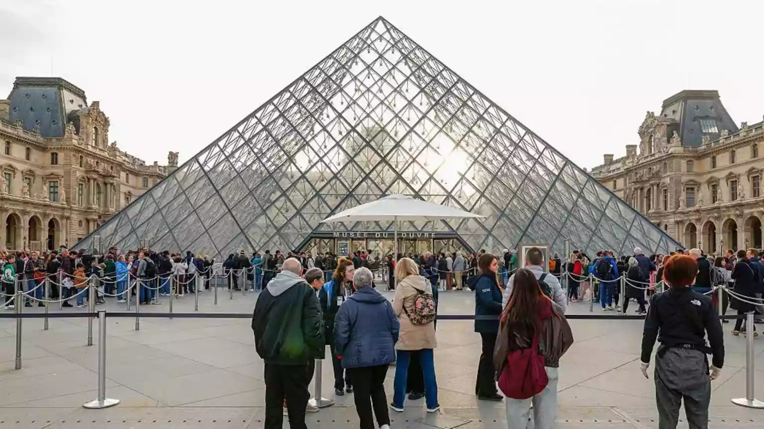 Louvre to hike ticket prices for most non-EU tourists by 45%