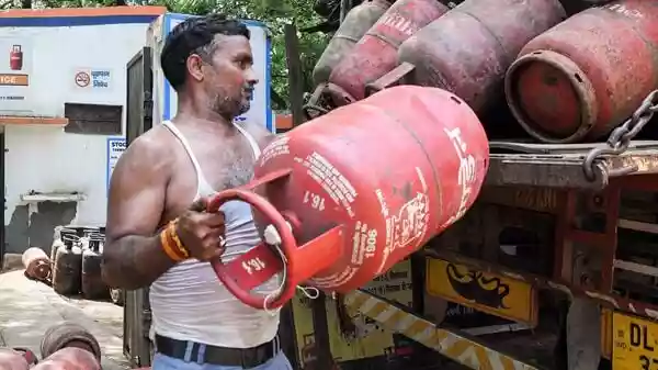 LPG gas cylinder price on 6 May