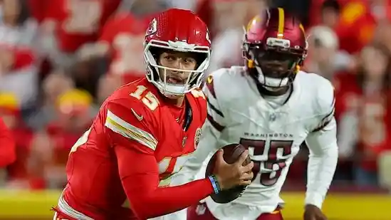 Mahomes, Marcus Mariota commit brutal errors at Chiefs vs Commanders
