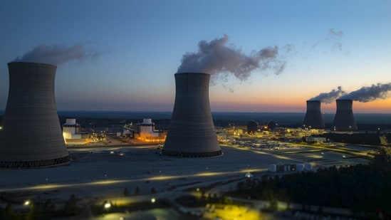“Make America nuclear again.” That is the aim of Rick Perry, a former governor of Texas who served as energy secretary in Donald Trump's first term as president. On July 4th, to back up the sloganeering, he launched Fermi America, a firm hoping to build the world's largest energy and data-centre complex. Outside Amarillo, a cattle town in the Texan panhandle, bulldozers shift red soil for a facility that will first generate electricity using natural gas and solar, before construction of conventional nuclear reactors and several small modular reactors (smrs), which will produce 11 gigawatts (gw) of power.
