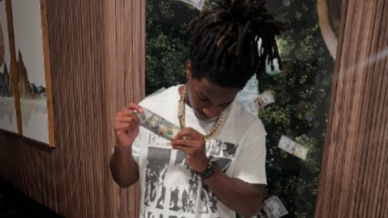 Malachi Toney, the Miami Hurricanes' freshman wide receiver, caught the eyes of the fans instantly after his debut against the Notre Dame Fighting Irish on Sunday. He seemed an able support for Miami QB Carson Beck after catching a TD pass - the first in his career off Beck.