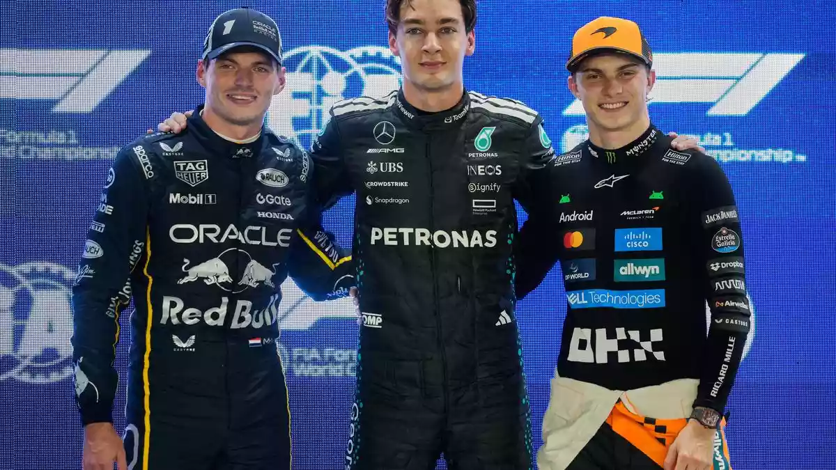 Max Verstappen has a chance to extend his Formula 1 win streak and put more pressure on his title rivals Oscar Piastri and Lando Norris at Sunday's (October 5, 2025) Singapore Grand Prix. Red Bull's Verstappen starts the race from second on the grid, with Mercedes' George Russell on pole, after qualifying suggested Piastri and Norris' McLarens may only be the third-fastest car on the streets of Singapore.Max Verstappen has a chance to extend his Formula 1 win streak and put more pressure on his title rivals Oscar Piastri and Lando Norris at Sunday's (October 5, 2025) Singapore Grand Prix.Red Bull's Verstappen starts the race from second on the grid, with Mercedes' George Russell on pole, after qualifying suggested Piastri and Norris' McLarens may only be the third-fastest car on the streets of Singapore.Piastri and Norris start third and fifth respectively, with Russell's teammate Kimi Antonelli in between the two.Verstappen was left frustrated after he felt he could have had pole position if not for Norris “just cruising” around the track in front of him.