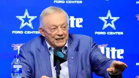 Micah Parsons didn't leave the Dallas Cowboys in the best of terms. The defensive end forced a trade to Green Bay Packers on August 28, in exchange for defensive tackle Kenny Clark and two first-round draft picks. The move also made Parsons the highest-paid non-quarterback in NFL history, agreeing to a four-year, 188 million Dollars contract. Parsons played his first game as a visitor in Dallas on Sunday, and it ended in a 40-40 tie.