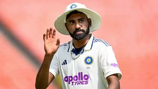 Mohammed Siraj has revealed the secret of his inner strength. The ace bowler has openly talked about how he maintains his sanity amid extreme praises and outrages. “When you perform well, all the fans will stand with you. The whole world will support you. They'll say ‘there's no bowler like Siraj in this world',” Siraj said while speaking to The Indian Express.Mohammed Siraj has revealed the secret of his inner strength. The ace bowler has openly talked about how he maintains his sanity amid extreme praises and outrages.“When you perform well, all the fans will stand with you. The whole world will support you. They'll say ‘there's no bowler like Siraj in this world',” Siraj said while speaking to The Indian Express.“But, if your next match goes bad, if something goes wrong, they'll say, ‘What kind of bowler is this? Where did they find him? Send him to drive an auto! Do this, do that'. What's the point then? You're a hero in one match and zero in the next. People change so fast,” Siraj exclaimed.