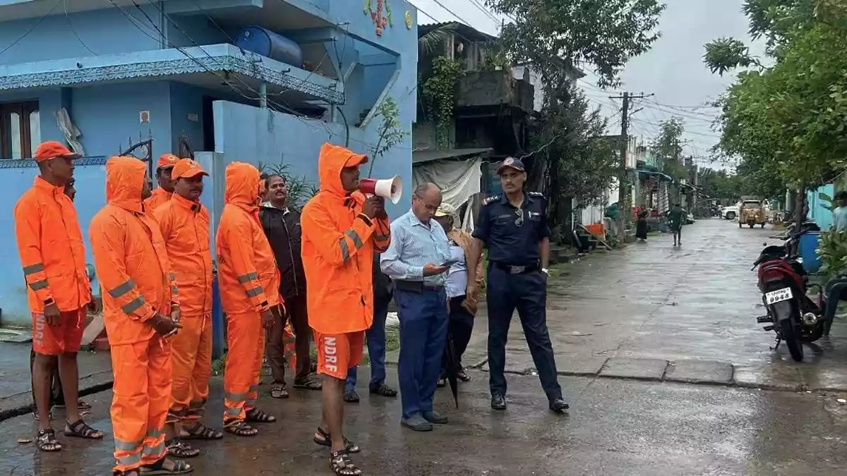 NDRF posted teams in five States ahead of cyclone landfall