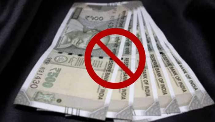 New Delhi: A viral message on WhatsApp has sparked panic across the country. The message claims that Rs 500 notes will be phased out by March 2026. However, the Press Information Bureau (PIB) has clarified that this claim is completely false. The RBI has not issued any such directive and the Rs 500 note continues to be valid for transactions.