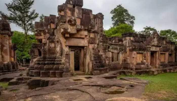 New Delhi: Tensions between Thailand and Cambodia have once again escalated into deadly violence, as long-standing disputes over a historic border region flared into armed clashes on Thursday. The conflict, rooted in a 118-year-old disagreement involving ancient Shiva temples, erupted near the Ta Muen Thom temple on the contested frontier.
