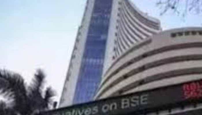 New Delhi: The upcoming week will be very busy for the Indian stock market, with 10 companies launching their Initial Public Offerings (IPOs)—five from the mainboard (large, established companies) and five from the SME (smaller companies) segment. The stock market is set to get very busy next week! A total of 10 different companies will launch their IPOs (Initial Public Offerings)—five from the main market (mainboard) and five from the SME (small and medium enterprises) segment. Plus, three companies are set to make their stock market debut as newly listed shares.