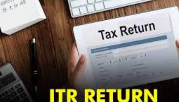 New Delhi: With stricter checks and new rules for tax returns, more and more people in India are running into trouble with their Income Tax Returns (ITR). Many are getting notices about “defective returns” under Section 139(9) of the Income Tax Act. This can mean delays in getting your refund, possible penalties, or even your return being declared invalid if you don't fix the problem quickly.
