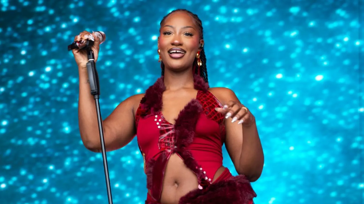 Nigerian Afropop star Tems has told the BBC