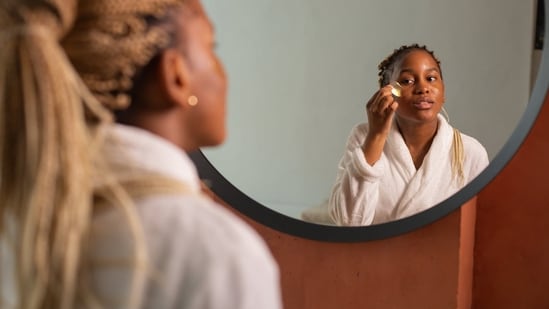 Night creams are one of the best skincare essentials for a glowing skin. Here are our top 8 picks for you from Myntra fwd. We all love to flaunt a glowing and blemish-free skin. And when talking about skincare, a night cream is no less than a skin ritual. While you drift into dreams, a good night cream becomes your skin’s silent guardian, working behind the scenes to undo the day’s damage and restore your natural glow. Think of it as beauty sleep in a jar: rich, restorative, and tailored to whisper hydration, repair, and youthfulness back into every cell.